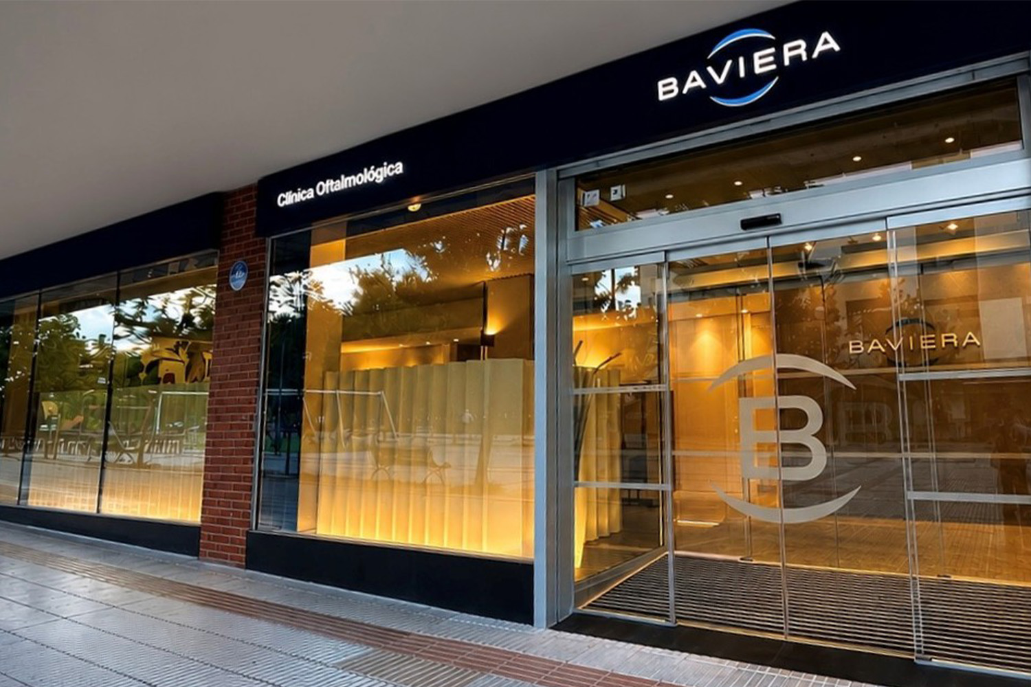 Clínica oftalmológica Baviera, C/Benjamín de Tudela 10, trasera, Pamplona