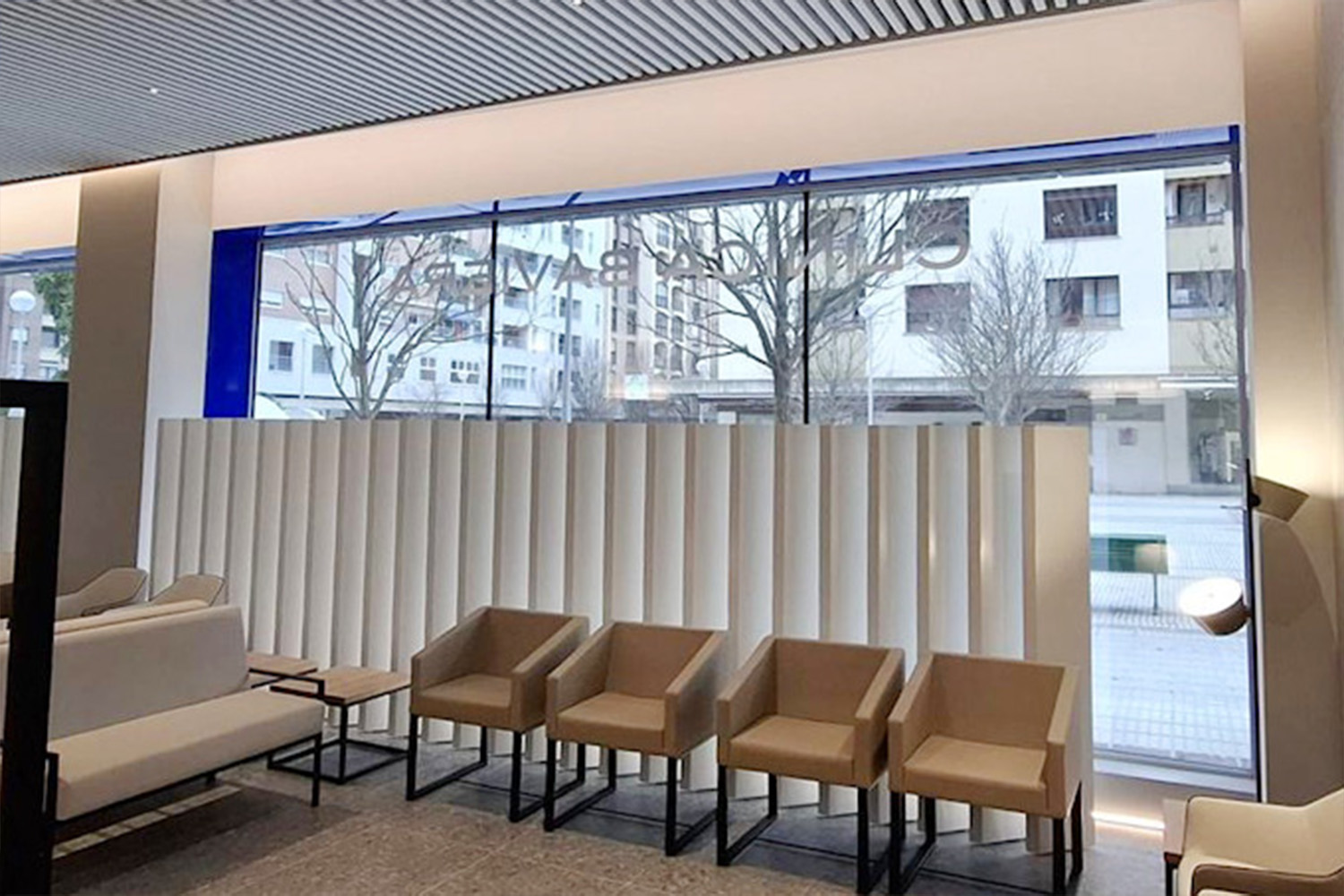 Clínica oftalmológica Baviera, C/Benjamín de Tudela 10, trasera, Pamplona 3