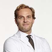 Dr. Alejandro lvarez