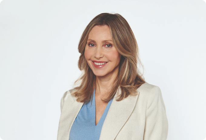 mujer madura paciente oculoplastia