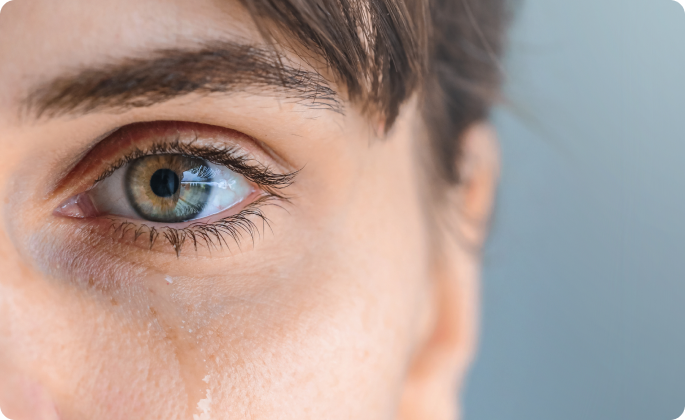 primer plano ojo mujer llorando