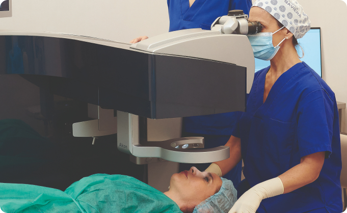 cirujana y paciente en quirófano