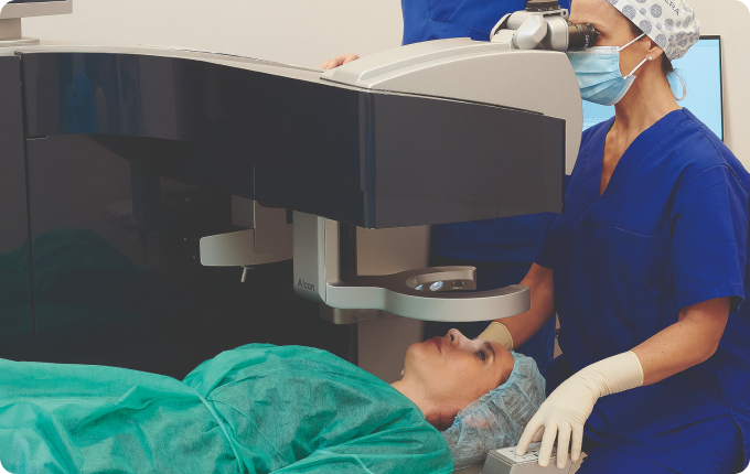 cirujana y paciente en quirófano