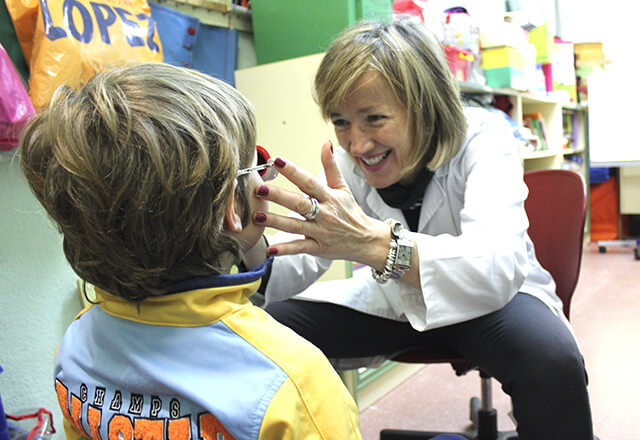 REVISIONES VISUALES A NIñOS EN COLEGIOS
