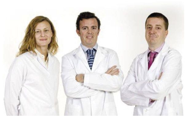 Dra. Clara Martn, Dr. Rafael Luchena  y Dr. Julio Ortega-Usobiaga. Clnica Baviera